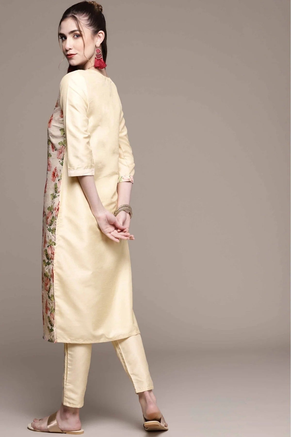 Cream Poly Silk Digital Print Kurta With Pant NCKR10610157