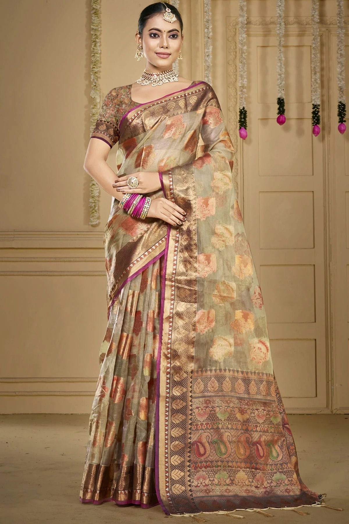 Grey Organza Woven Traditional Saree NCSD11010357