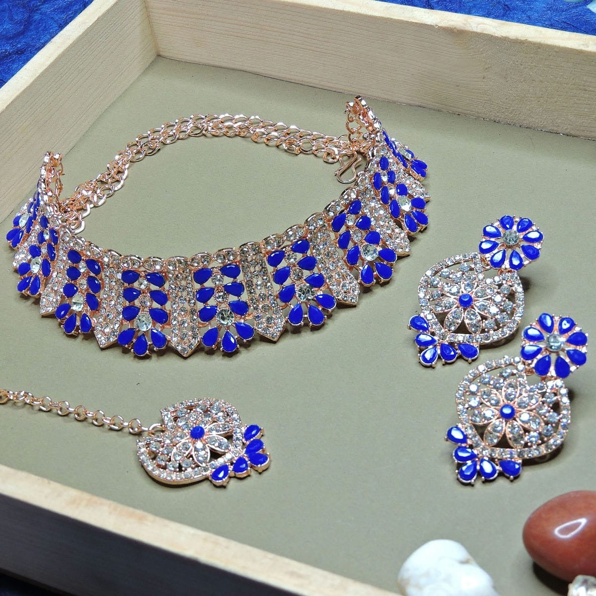 Alloy Choker Necklace Set In Blue NCNS12510227