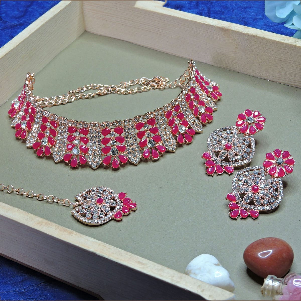 Alloy Choker Necklace Set In Rani Pink NCNS12510216