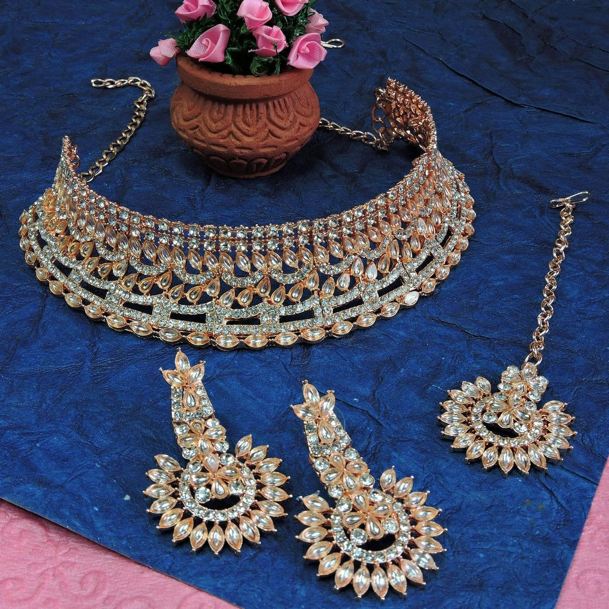 Alloy Choker Necklace Set In White NCNS12510336