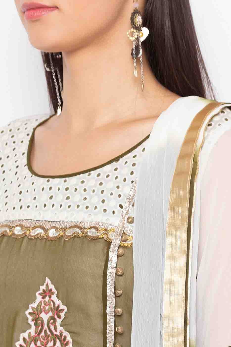 White Plus Size Stitched Georgette Embroidery Palazzo Pant Suit NCSS10710525